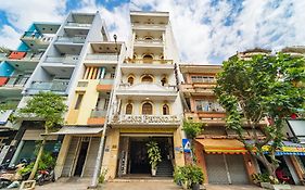 Collection O Long Phung Hotel
